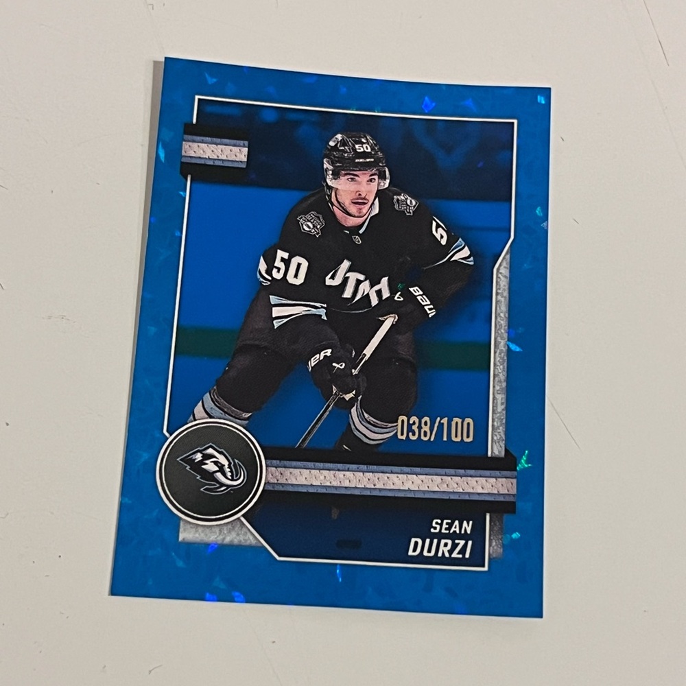 🏒 2025-26 Topps NHL Sean Durzi Blue Parallel #038/100